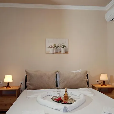 Roses * Скала-Каллирахис